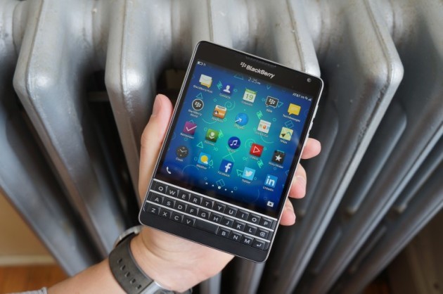Blackberry Passport con Android si mostra in video