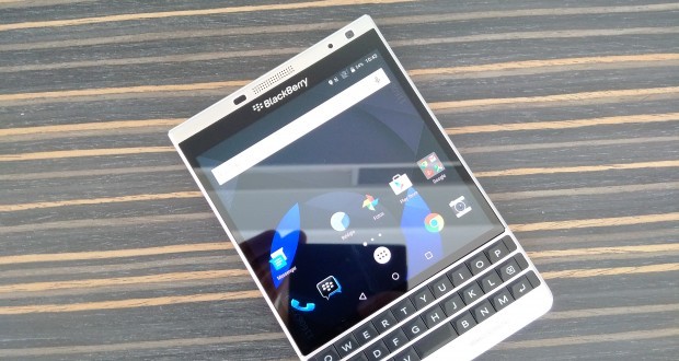 Spunta in rete un presunto Blackberry Passport con a bordo Android