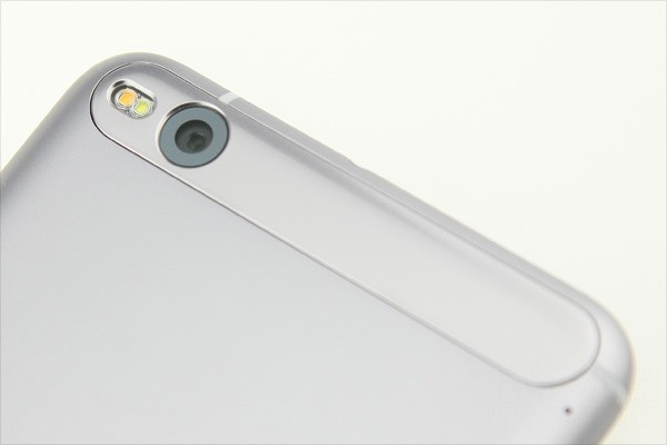HTC One X9 si mostra in nuove immagini: corpo in metallo senza lettore di impronte digitali