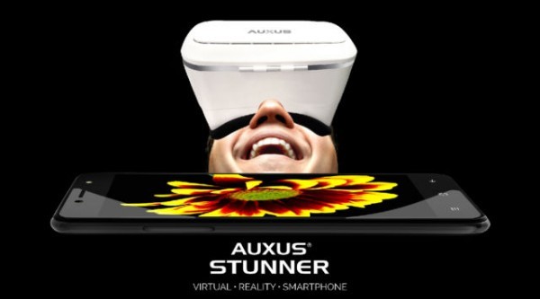 iBerry Auxus Stunner, lo smartphone che vi regala un set per la realtà virtuale