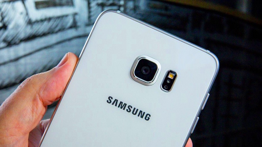 Galaxy S7 17 ore di playback video con massima luminosità
