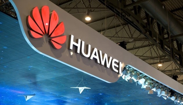 Huawei al lavoro su uno smartphone con display curvo
