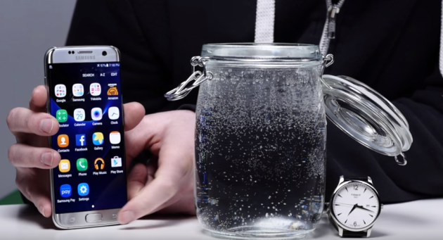 Galaxy S7 funziona perfettamente dopo più di 16 ore consecutive in acqua
