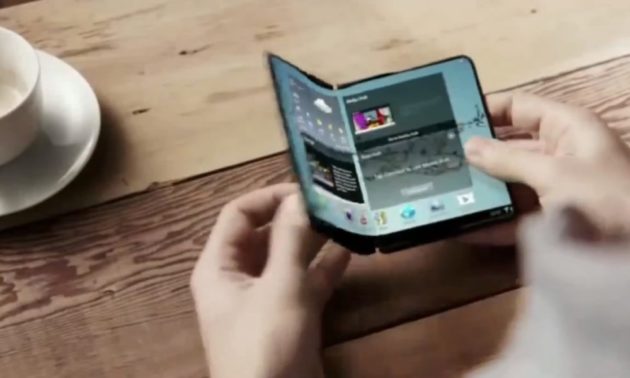 Samsung: device con display pieghevole presto sul mercato