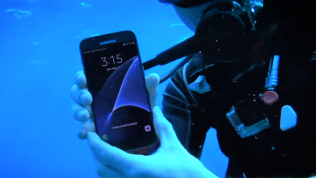 Smartphone top di gamma: chi vincerà la sfida subacquea?