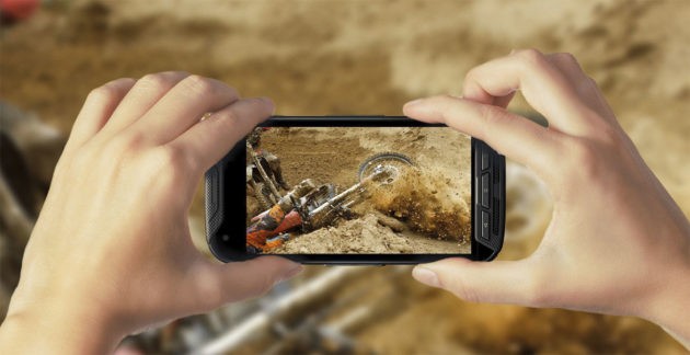 Kyocera DuraForce Pro: nuovo rugged-phone con action-cam