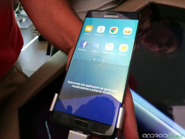 Samsung Galaxy Note 7 è ufficiale: schermo curvo, scanner dell'iride e molto altro