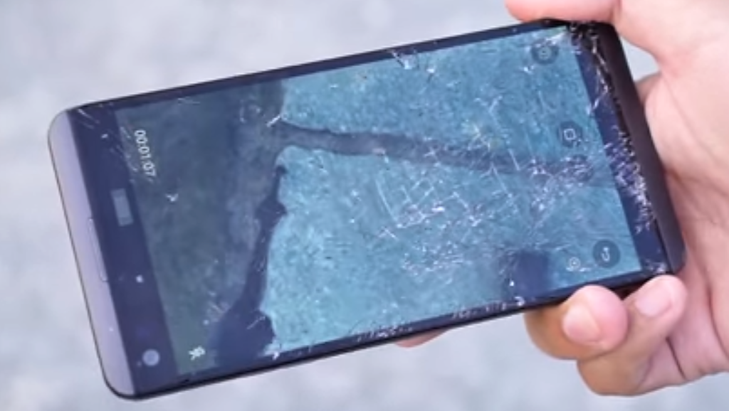 LG V20 protagonista di un primo drop test - VIDEO