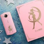 Amanti di Sailor Moon Beh, questo è lo smartphone giusto per voi (no, non è uno scherzo)!(2)