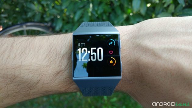 Fitbit Ionic: La Recensione - Smartwatch poco 