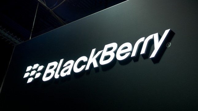 BlackBerry Motion potrebbe fare a meno dell'iconica tastiera fisica - FOTO