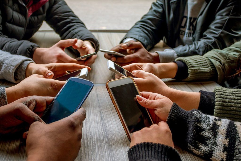 motorola smartphone addiction