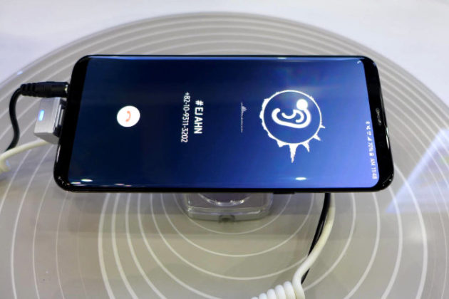 Galaxy S10: niente capsula auricolare, l'audio arriverà dal display