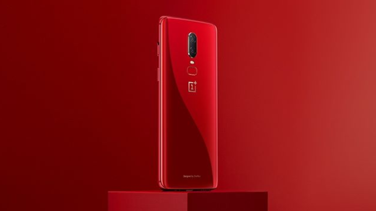 OnePlus 6 Red è stato svelato ufficialmente - VIDEO