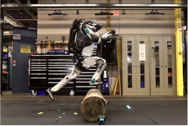 Boston Dynamics: Atlas, il robot che fa parkour