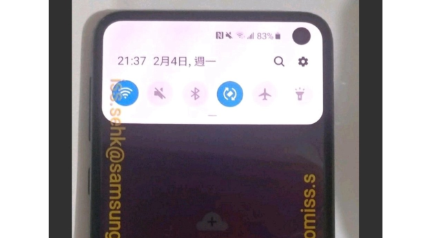 Samsung Galaxy S10E: foto dal vivo e specifiche tecniche