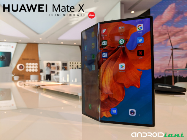 Huawei Mate X: il nostro hands-on con il foldable più atteso