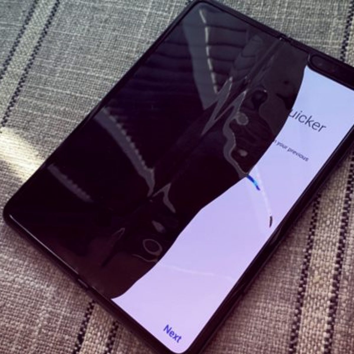 galaxy fold display