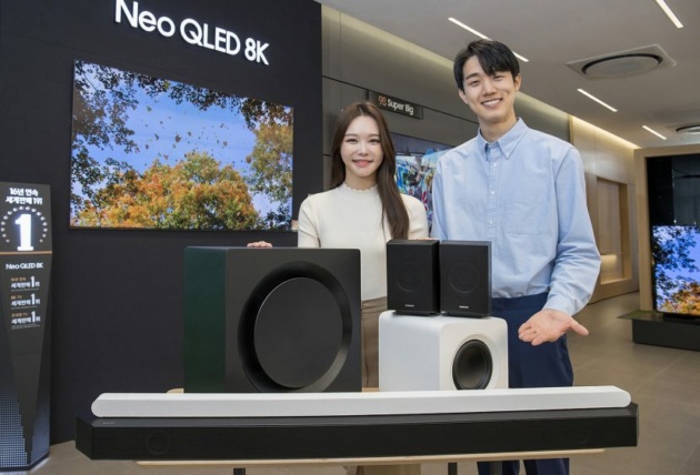 Samsung presenta due soundbar premium con audio surround 3D