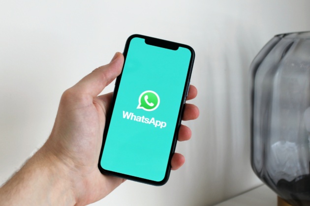 Ora si può usare WhatsApp su massimo 5 smartphone contemporaneamente