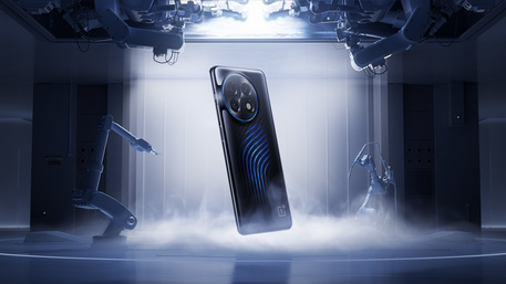 [MWC 2023] OnePlus 11 Concept è il primo smartphone raffreddato a liquido