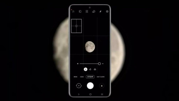 Samsung Space Zoom: le foto scattate alla luna sono false?
