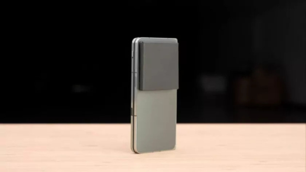 Le prime immagini ufficiali di OnePlus Open mostrano la nuova cerniera gapless